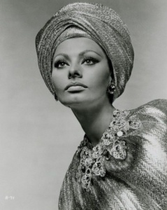 Sofia Loren indossa il turbante